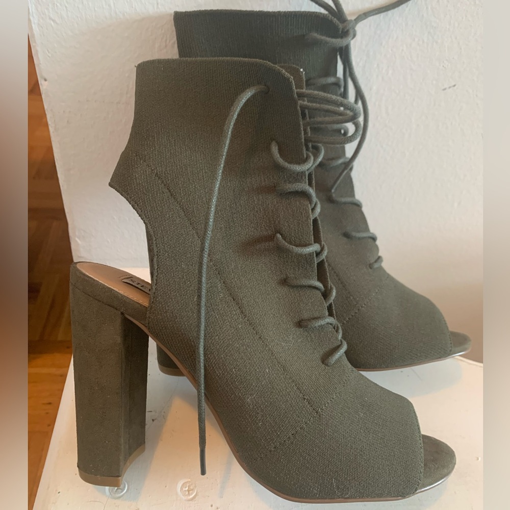 Steve Madden Green fabric open heel booties